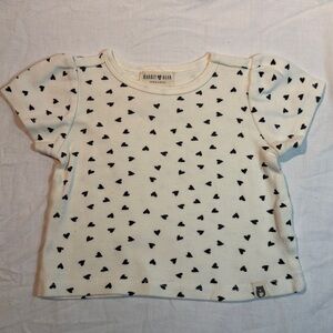 Rabbit + Bear - Organic short sleeve Baby Tee with Heart Print